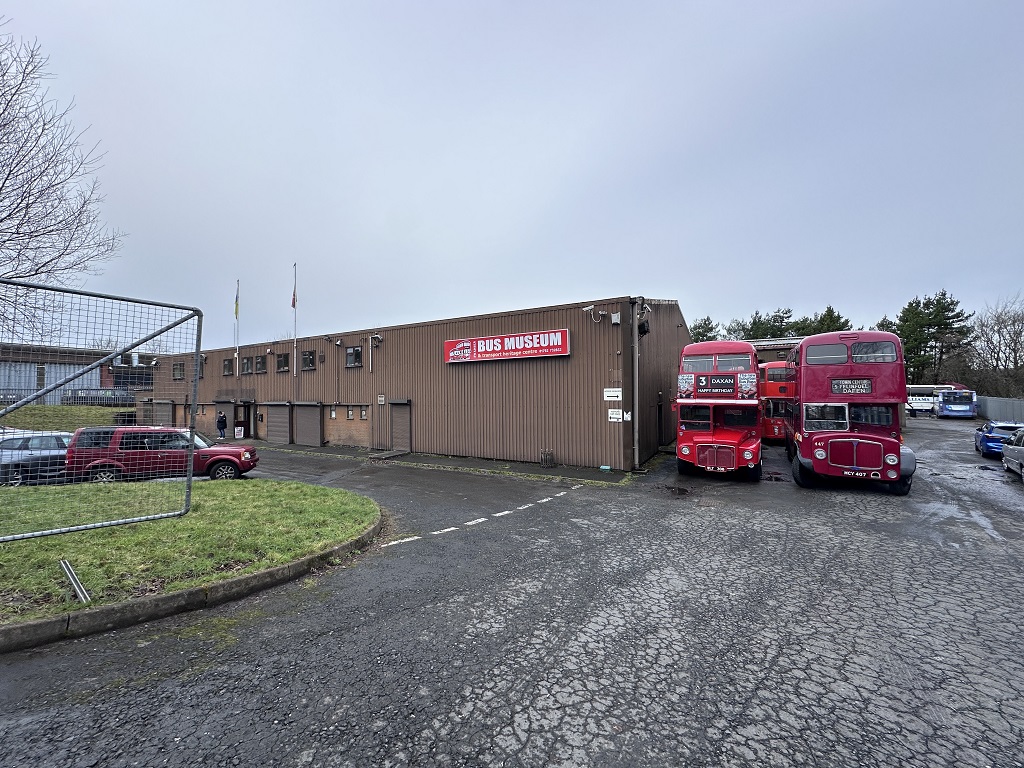 external front view of unit 2 viking way